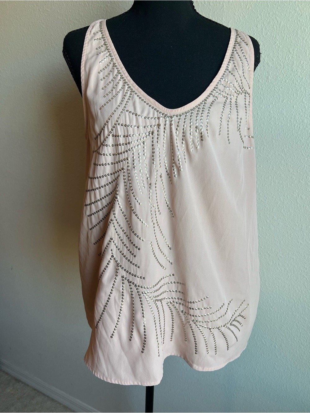 Rock & Republic Sequin V-Neck Camisole in Light Pink Feminine Romantic Flowy